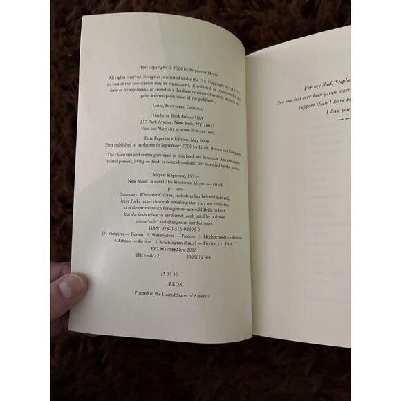 Lot of 2 Twilight Books Twilight and New Moon by Stephenie Meyer Softcover - Picture 6 of 12